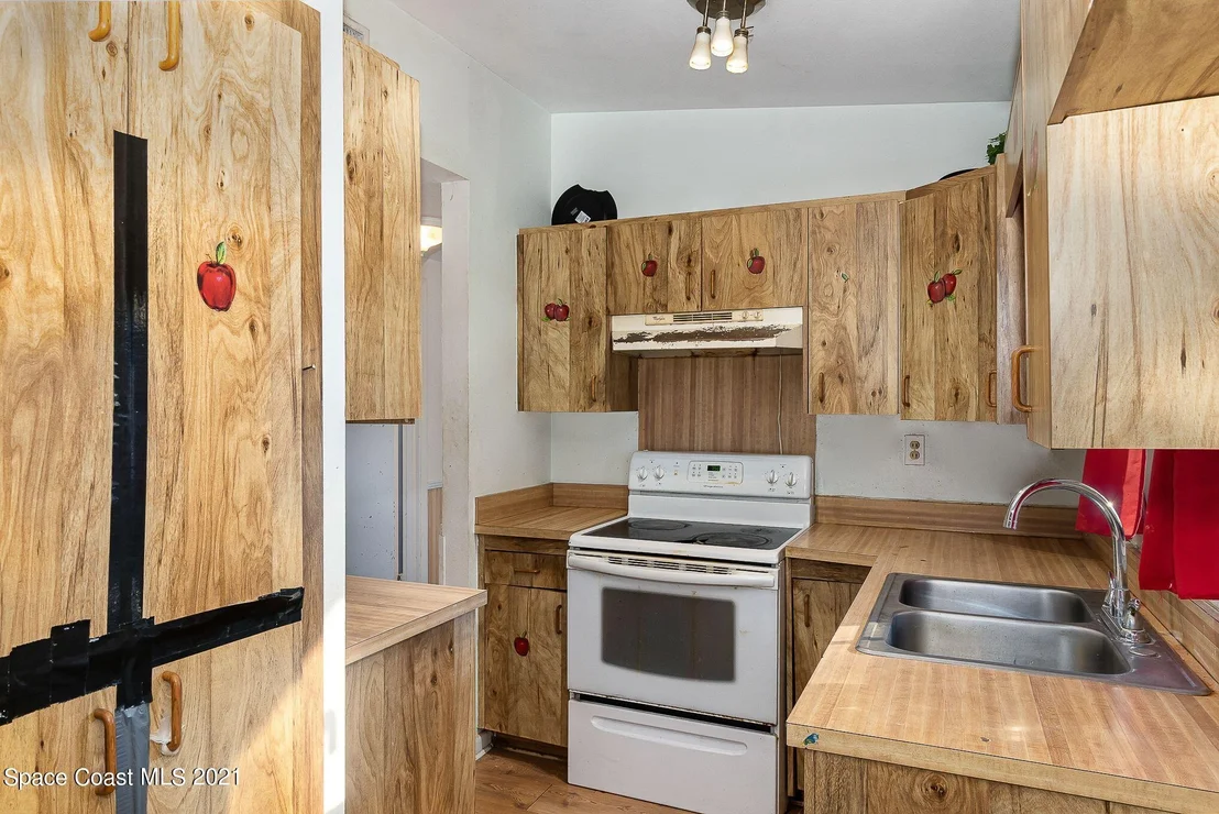 Photo of 705 Thomas Avenue