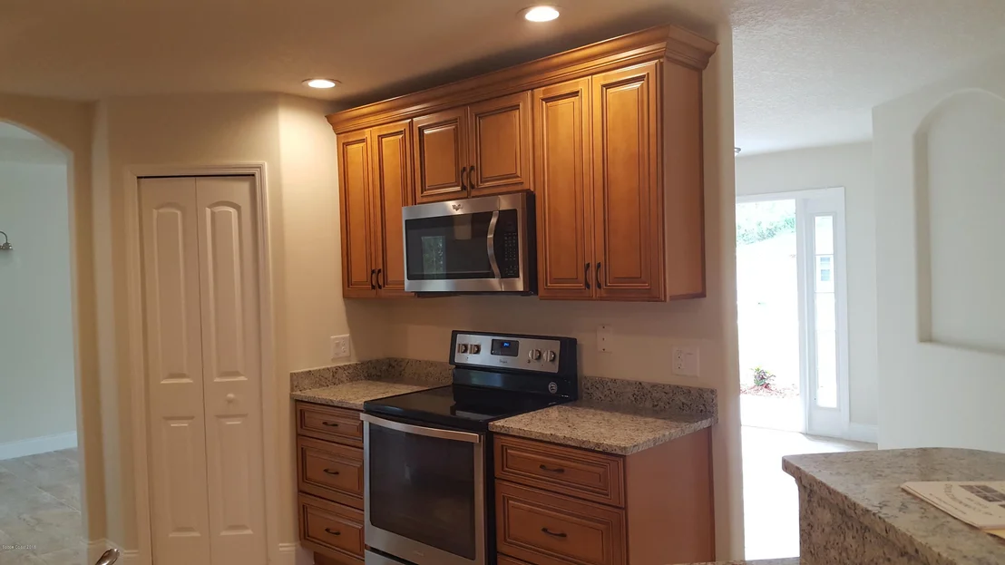 Photo of 1111 Commerce Road SE