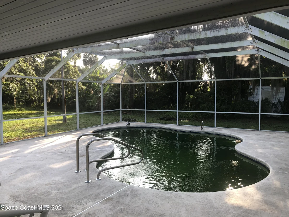 Photo of 304 N Range Road