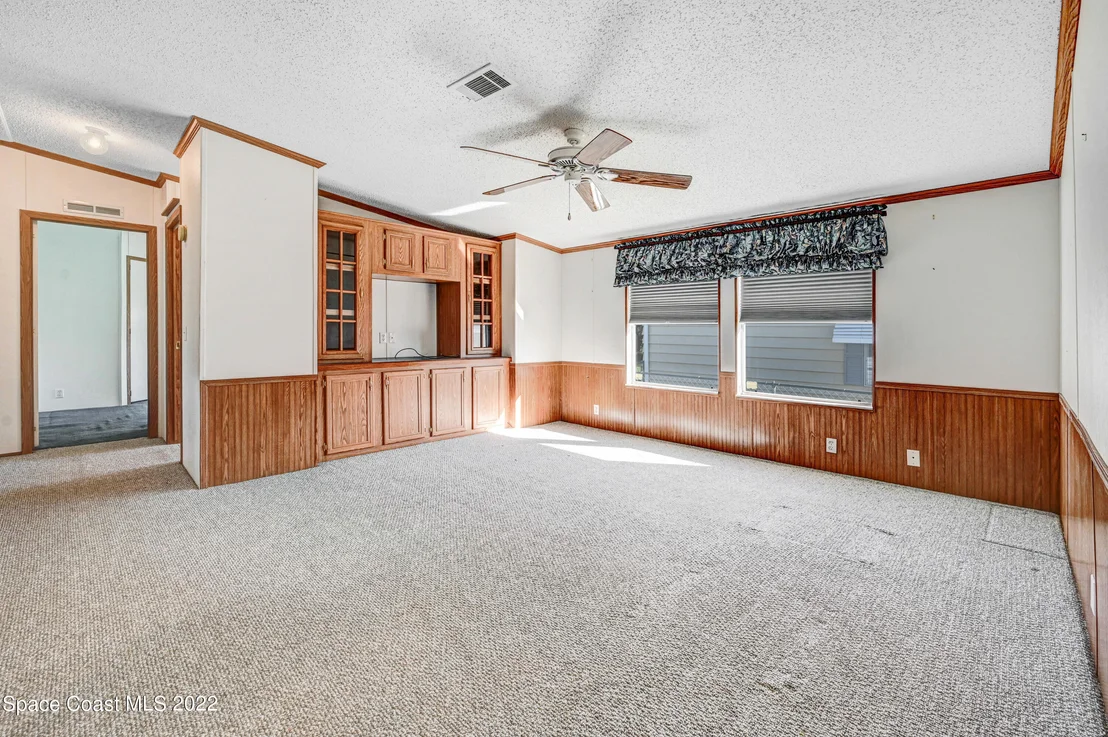 Photo of 2323 Coconut Palm Drive NE
