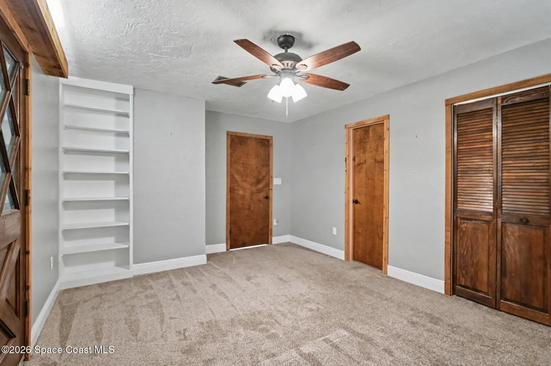 Photo of 2650 Lagrange Road