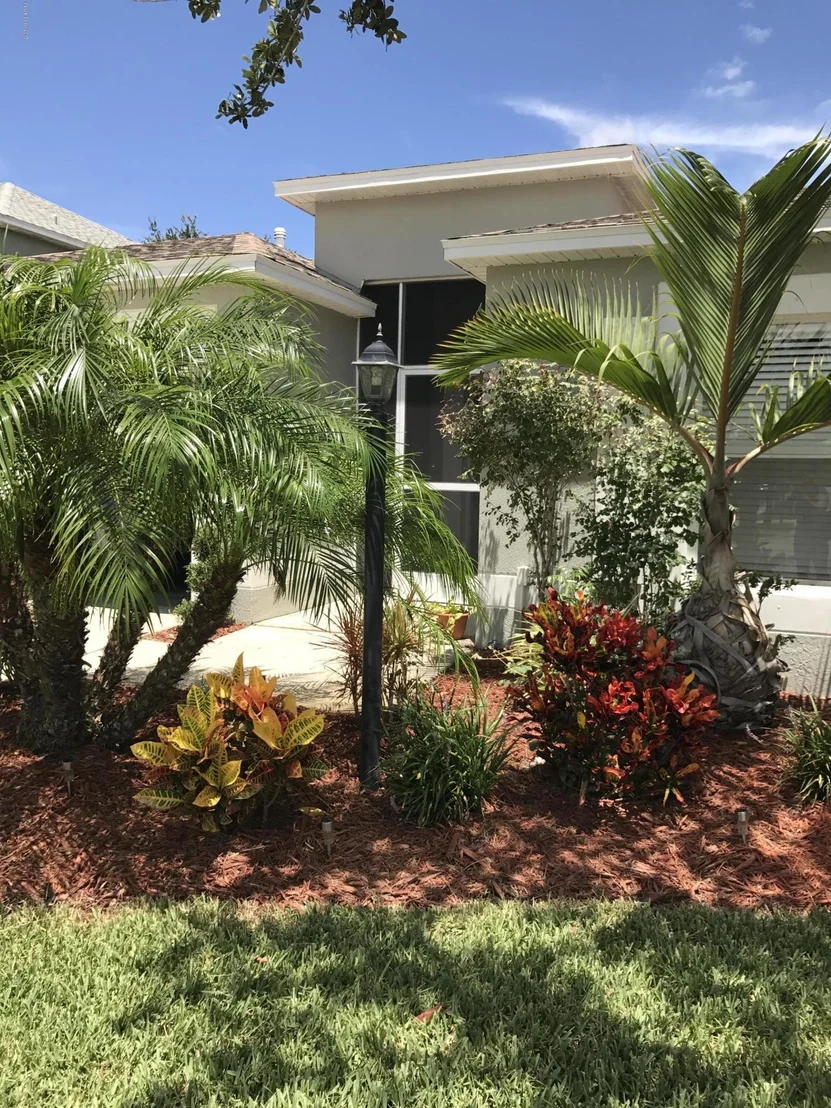 Photo of 1159 White Oak Circle