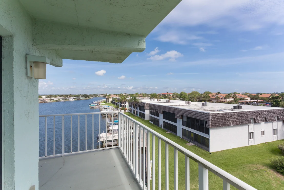 Photo of Unit 2405 at 1750 Commodore Boulevard