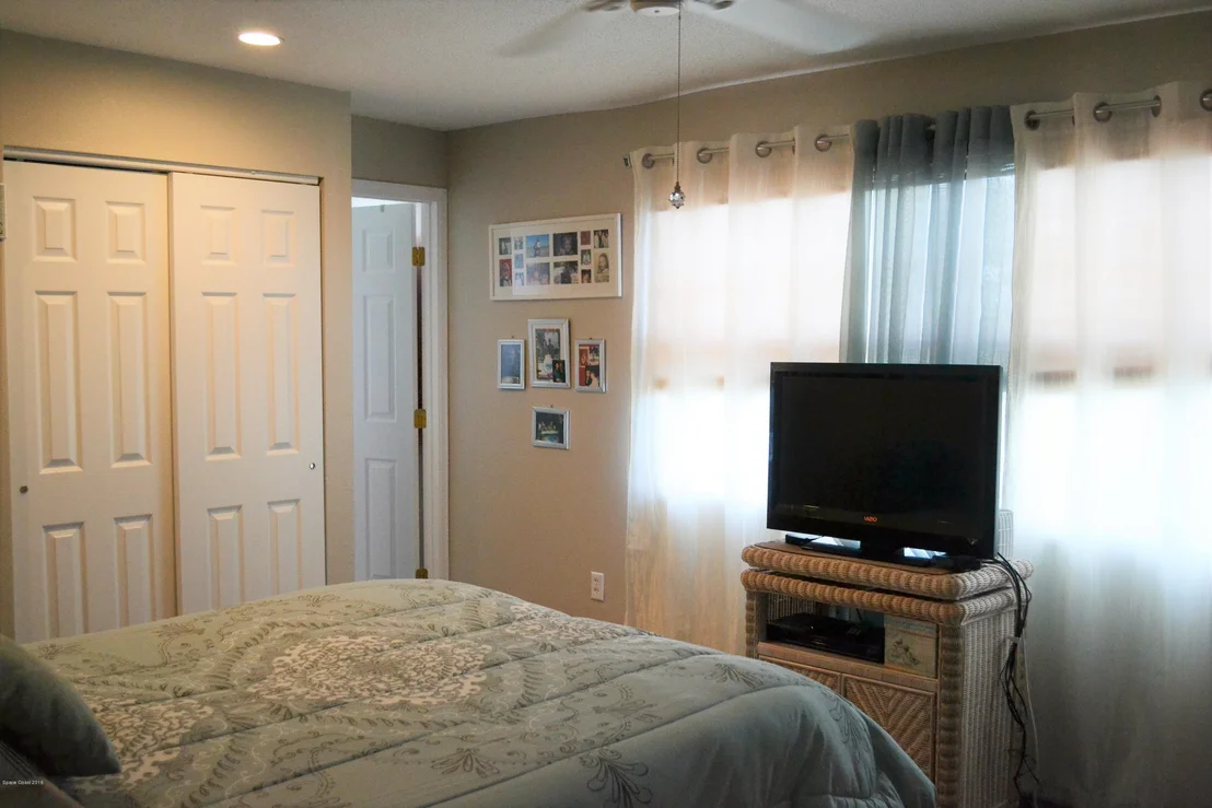 Photo of 770 Pebble Beach Avenue NE
