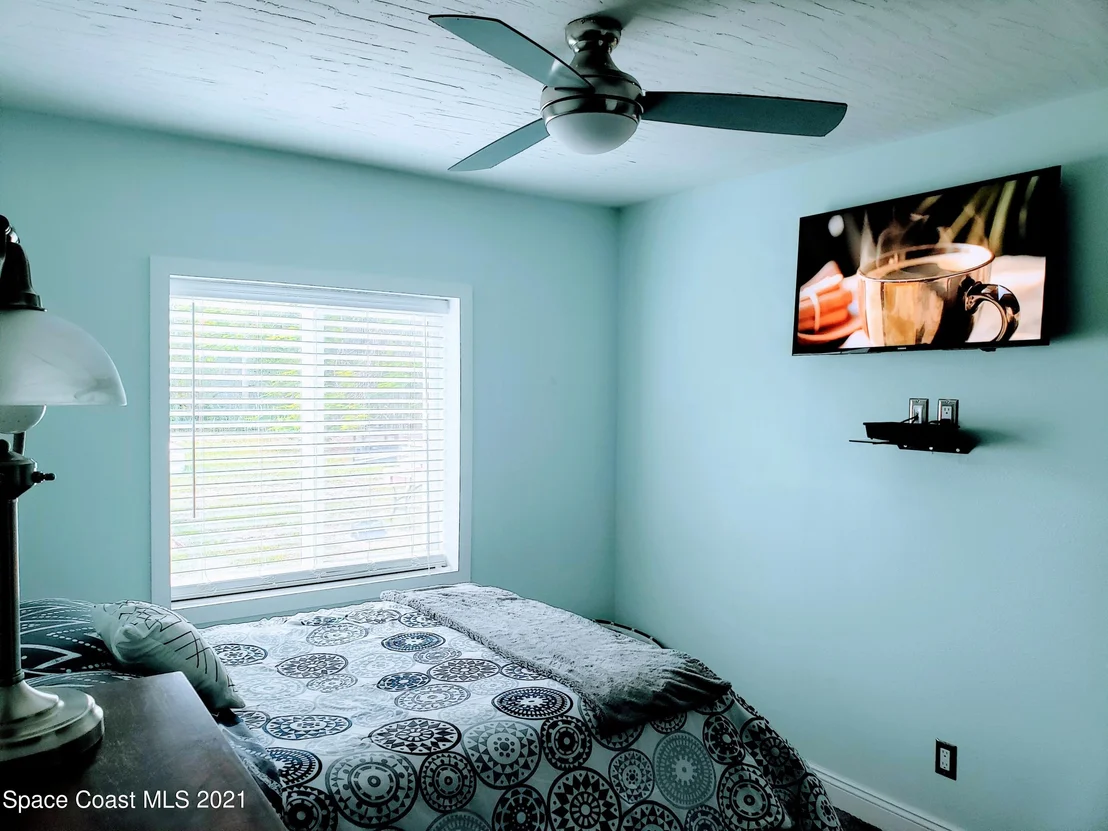 Photo of 546 Loveridge Drive