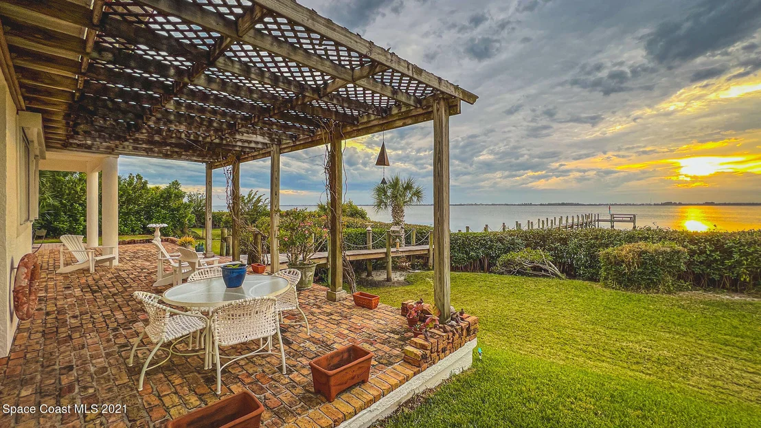 Photo of 176 Bayshore Drive