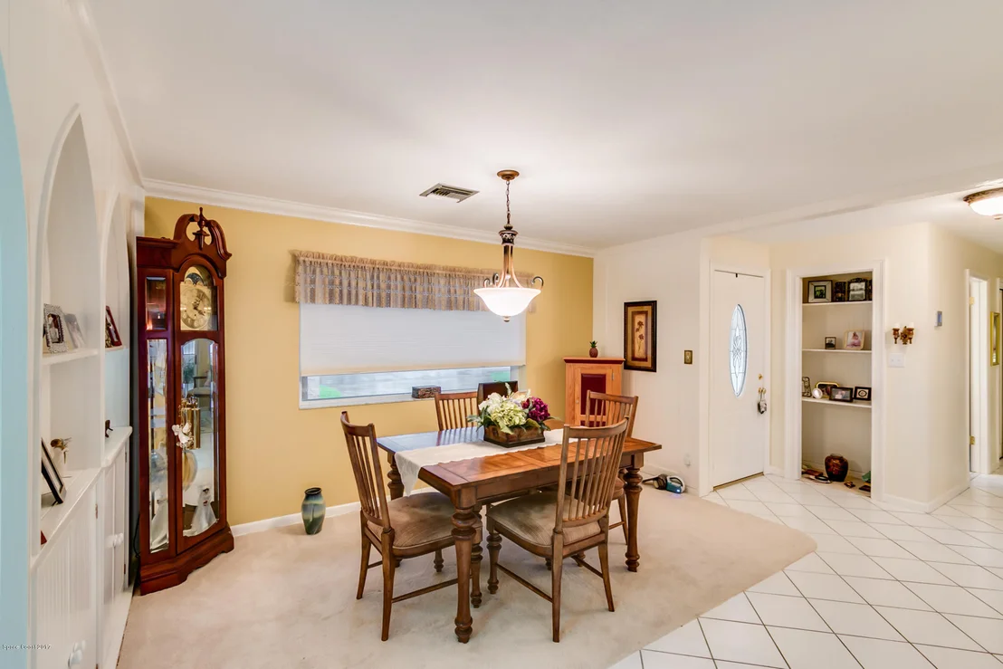 Photo of 821 Heron Road