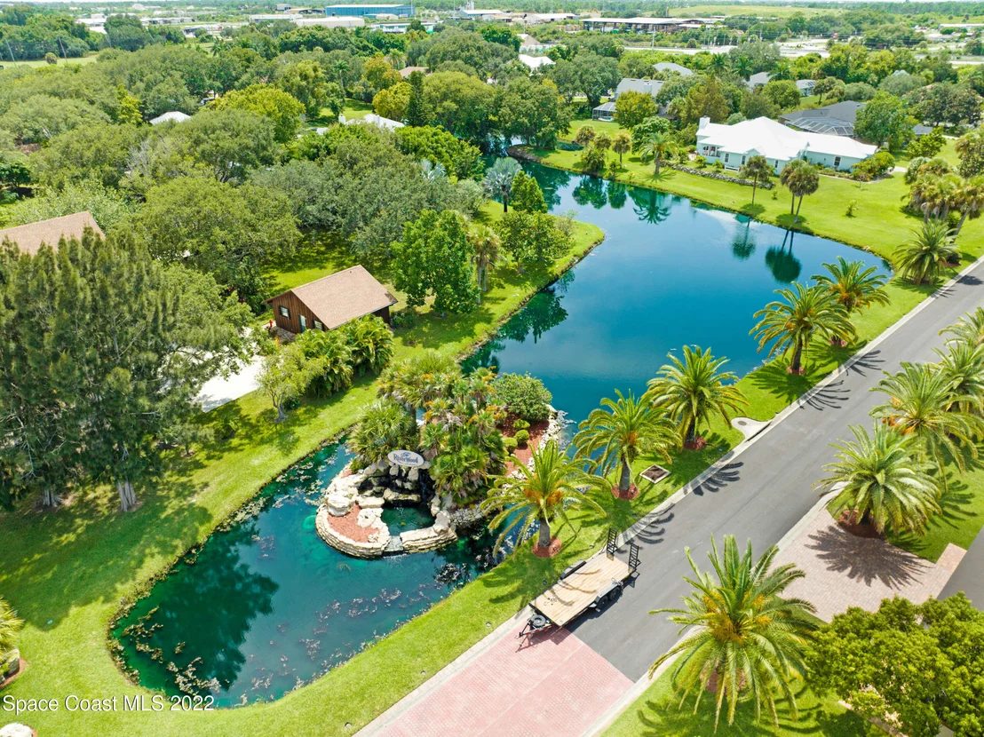 Photo of 2115 River Oaks Court