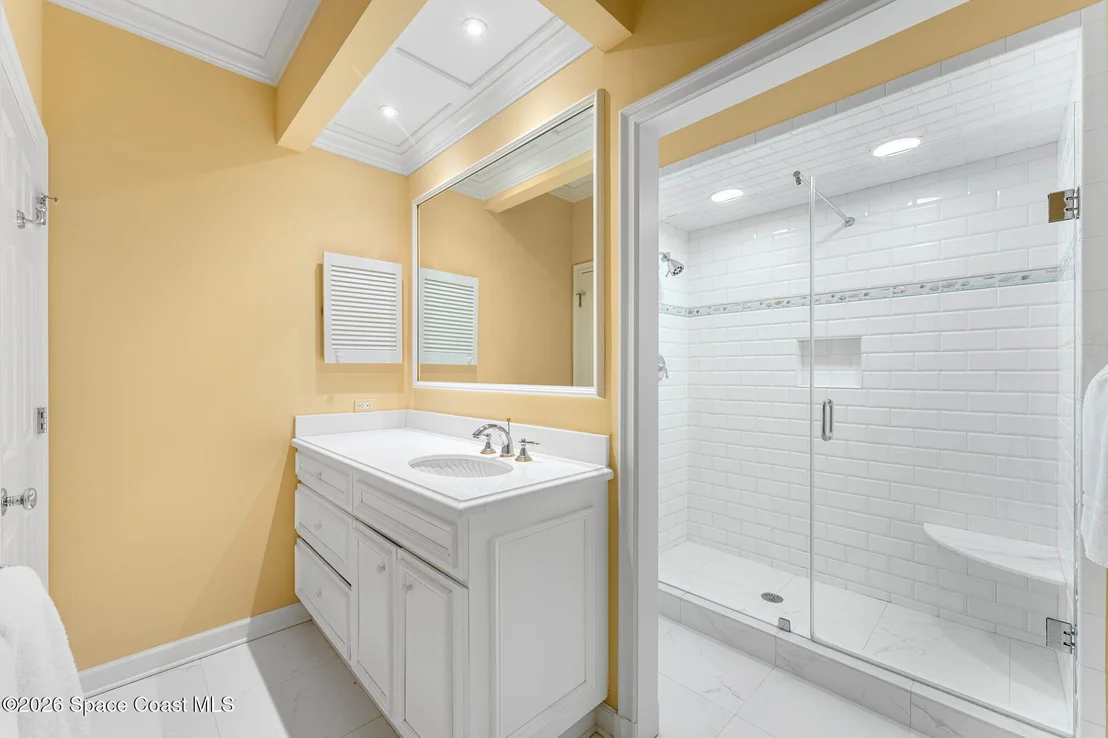 Photo of 680 Ocean Road