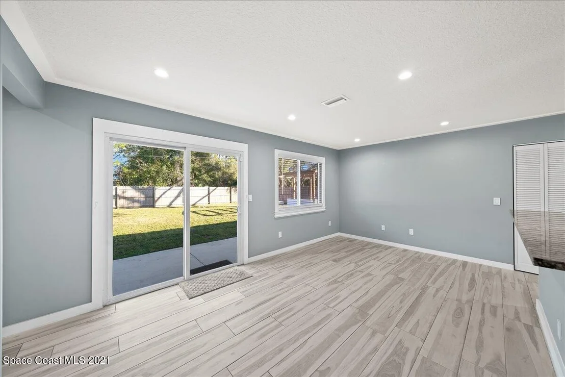 Photo of 1040 Grapefruit Road SE