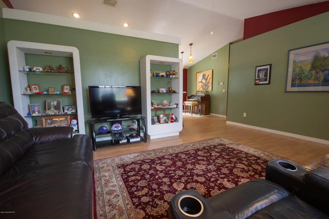 Photo of 6255 Ainsworth Road