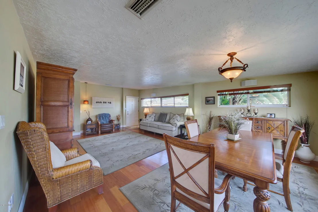 Photo of 469 Angelo Lane