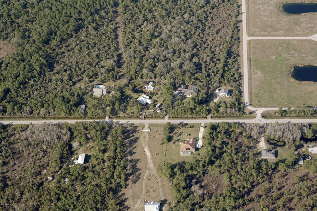 Photo of 1885 Grant Road