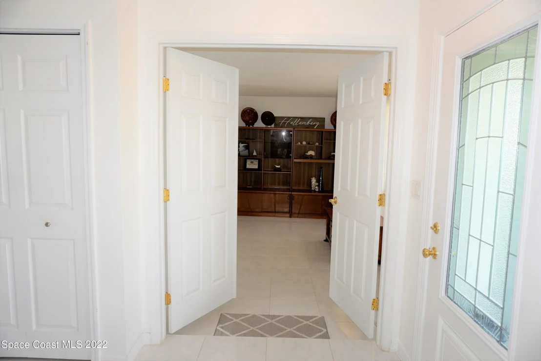 Photo of 710 Hibiscus Drive