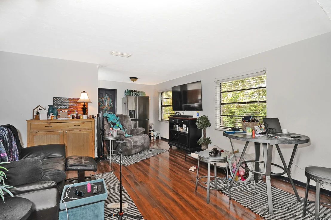 Photo of 1081 Madrid Road