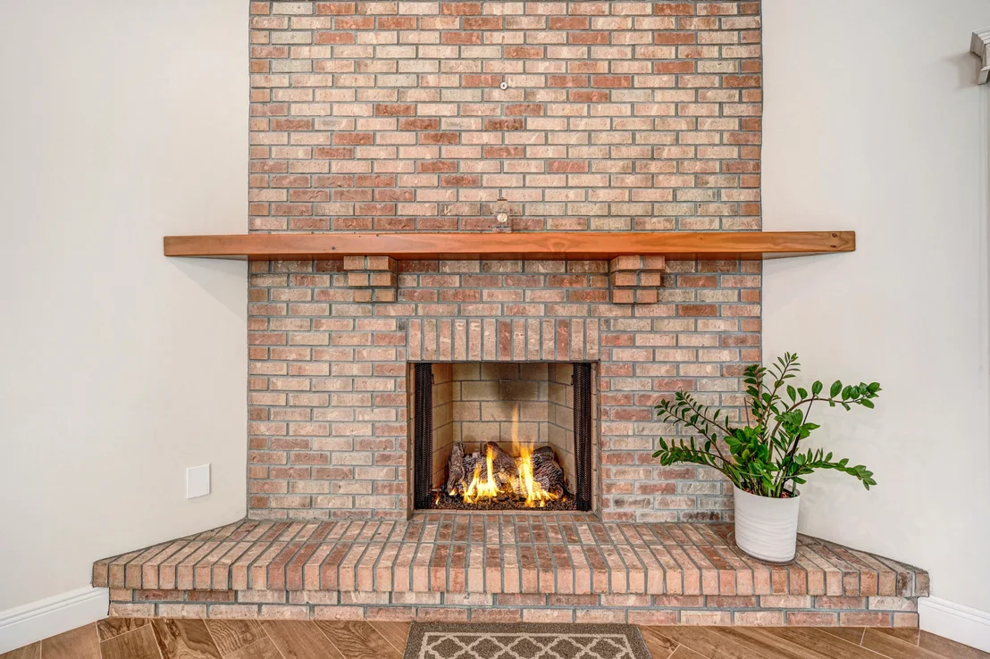 Photo of 2690 Weber Road