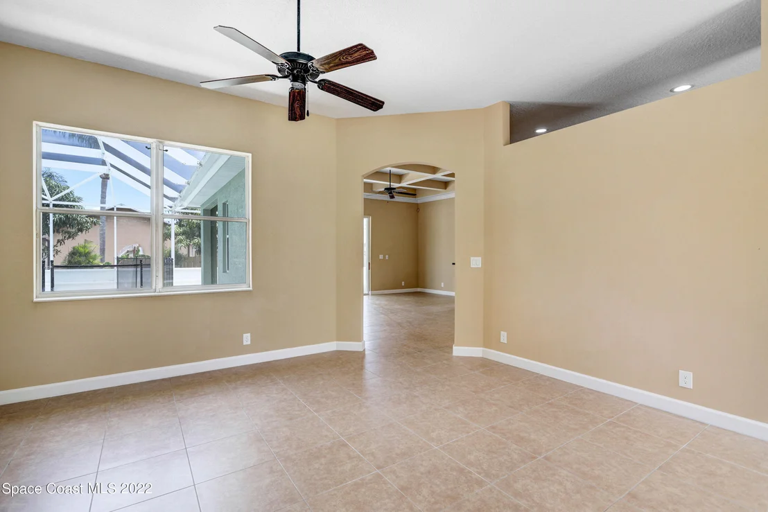 Photo of 1601 Eldron Boulevard SE