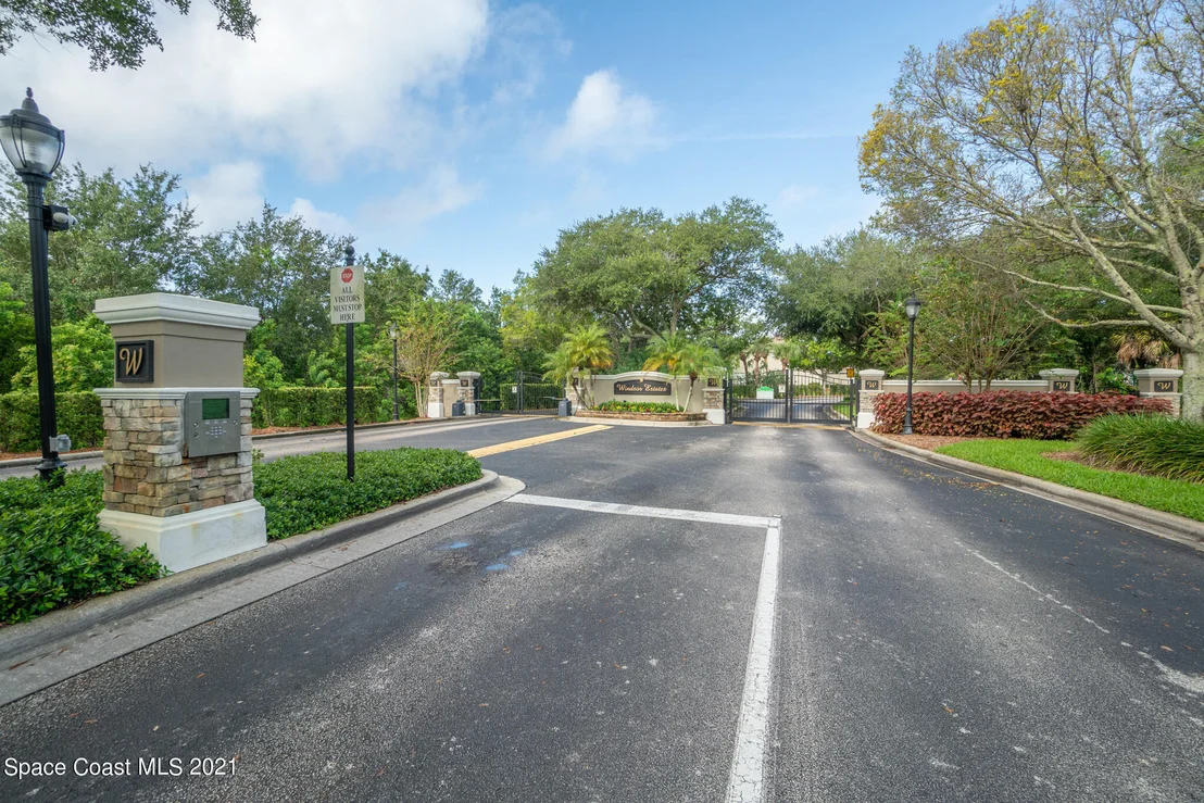Photo of 5876 Arlington Circle