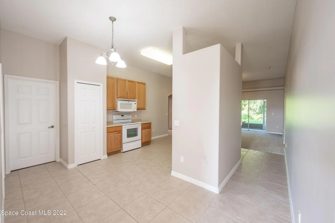 Photo of 904 Tavernier Circle NE