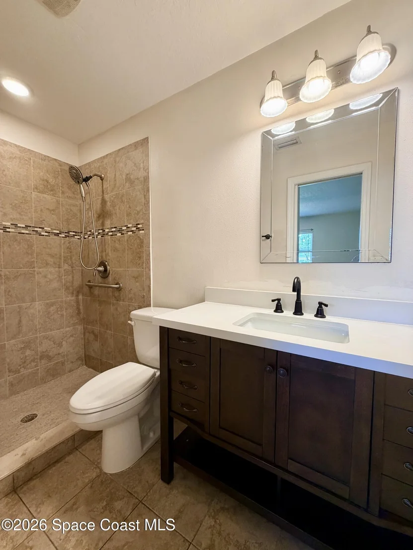 Photo of 550 Comanche Avenue