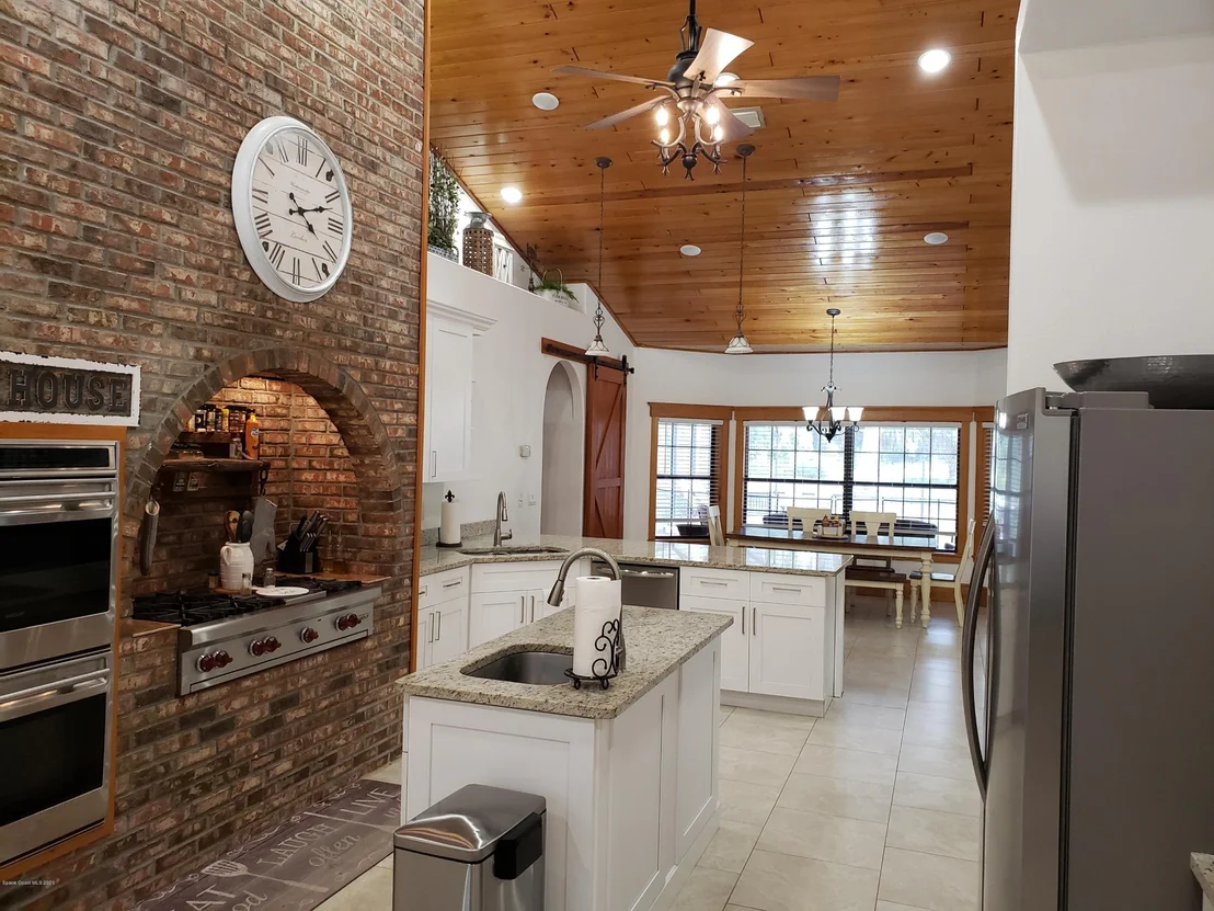 Photo of 555 Hale Road