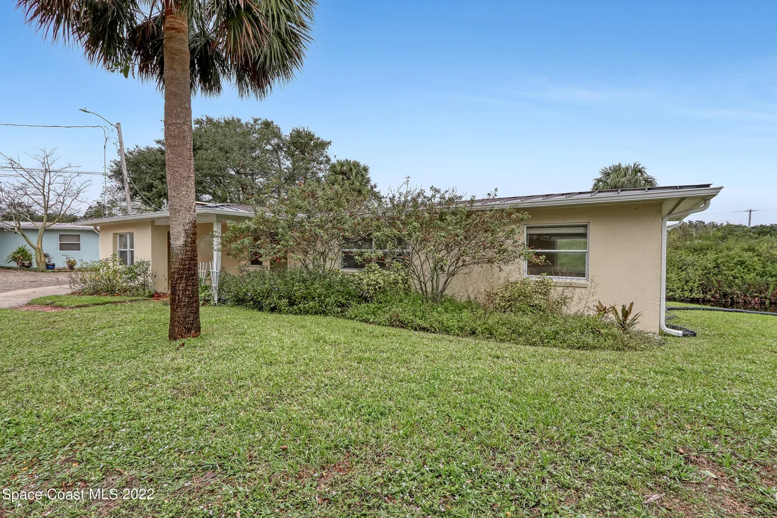 Photo of 589 Hillside Court