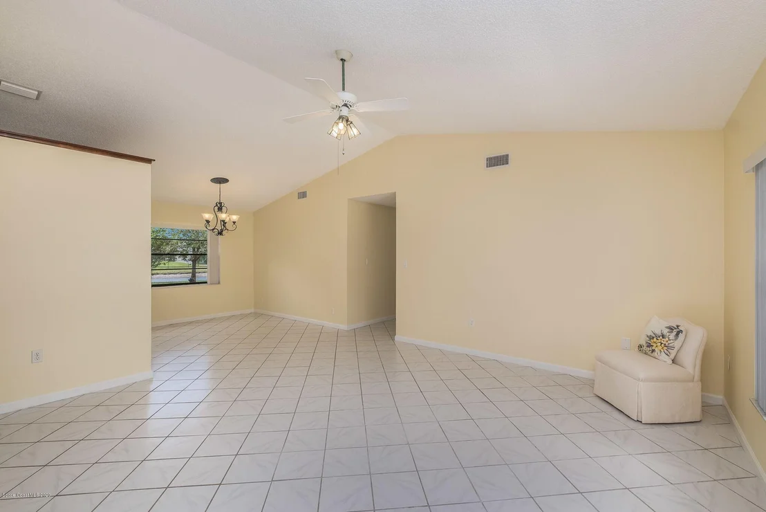 Photo of 424 Orlov Road NW