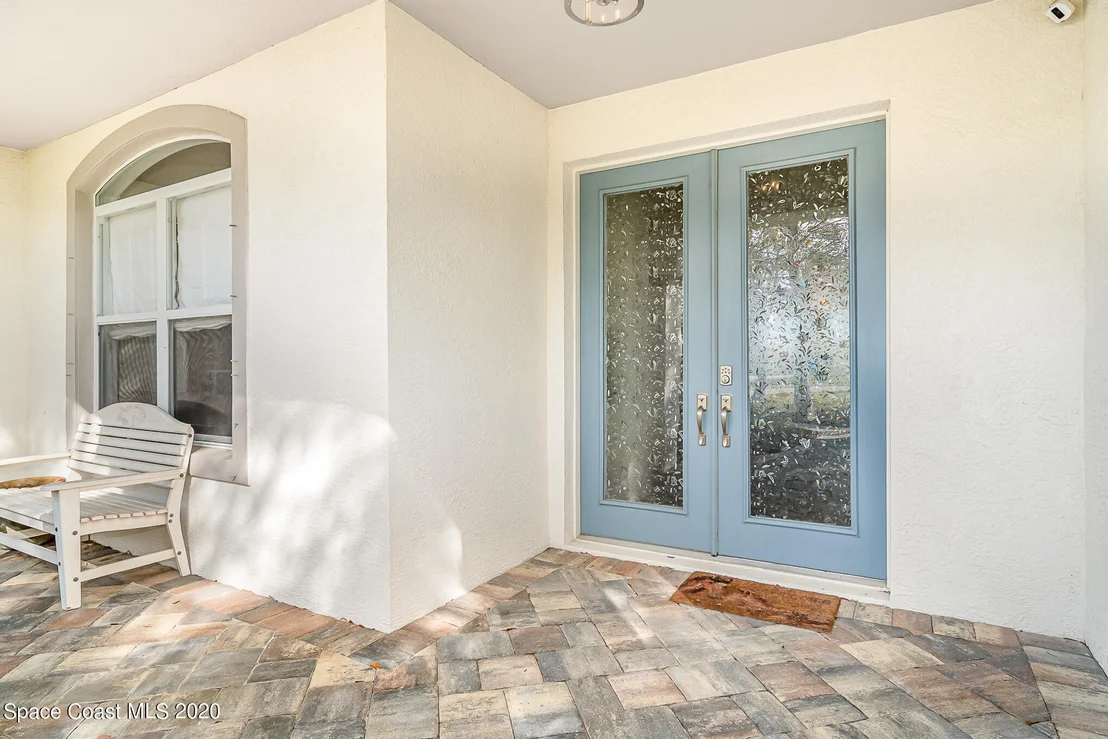 Photo of 4333 Long Lake Road