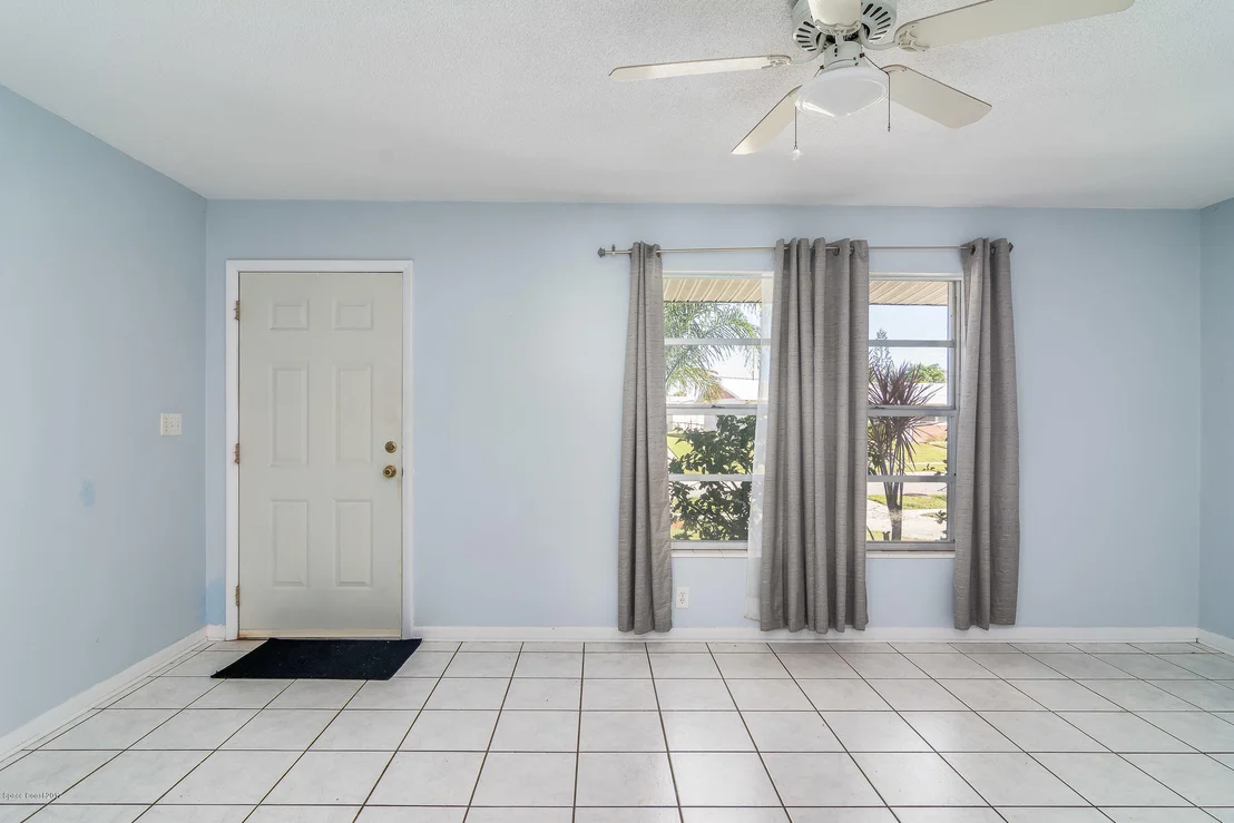 Photo of 2938 Chipper Drive NE