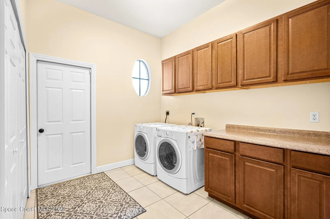 Photo of 2003 Windbrook Drive SE