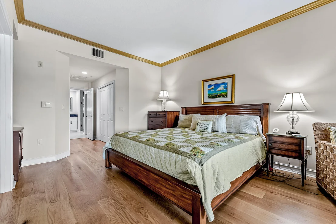 Photo of Unit 401 at 29 Riverside Drive