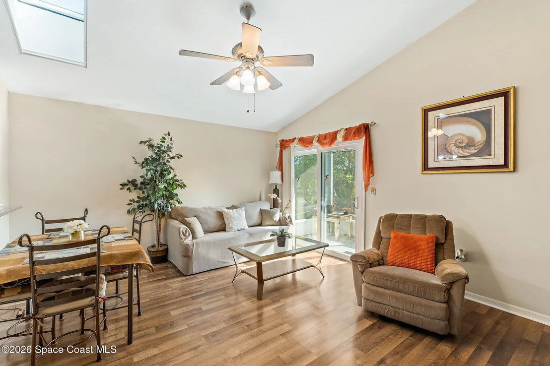 Photo of 326 Myrtlewood Road