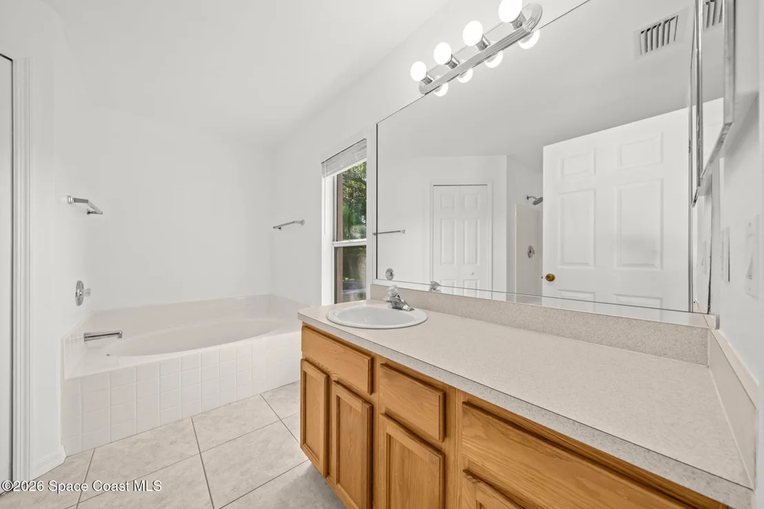 Photo of 2087 Deercroft Drive