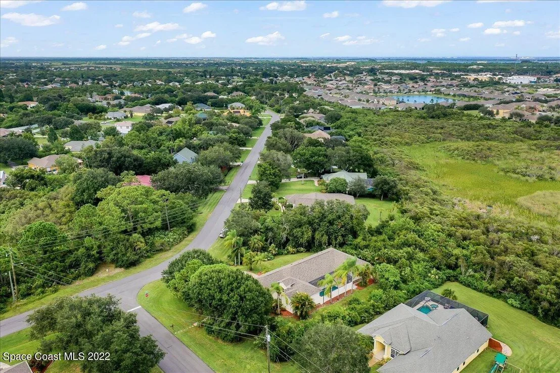 Photo of 4523 Long Lake Road
