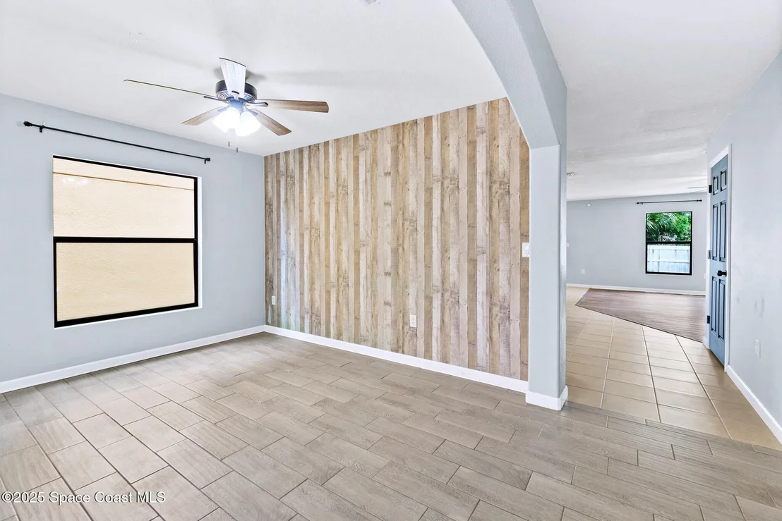 Photo of 404 Dryden Circle