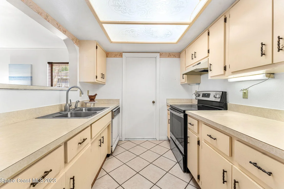 Photo of 6414 Hudson Road