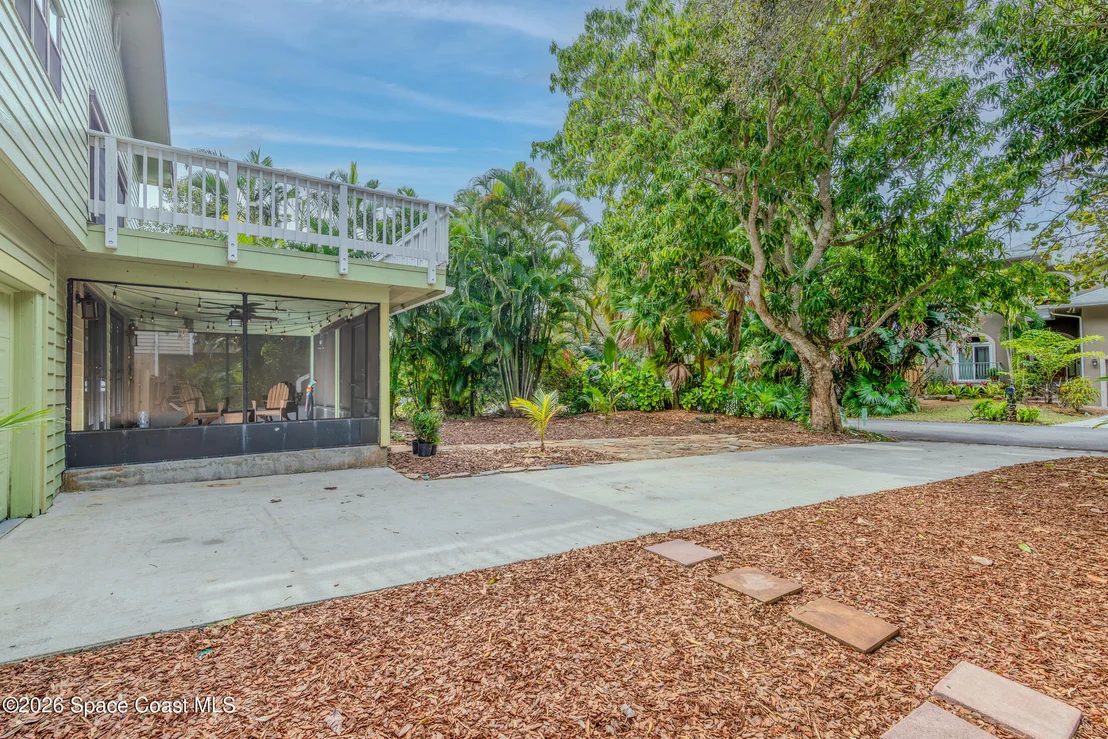 Photo of 5925 Riverside Drive