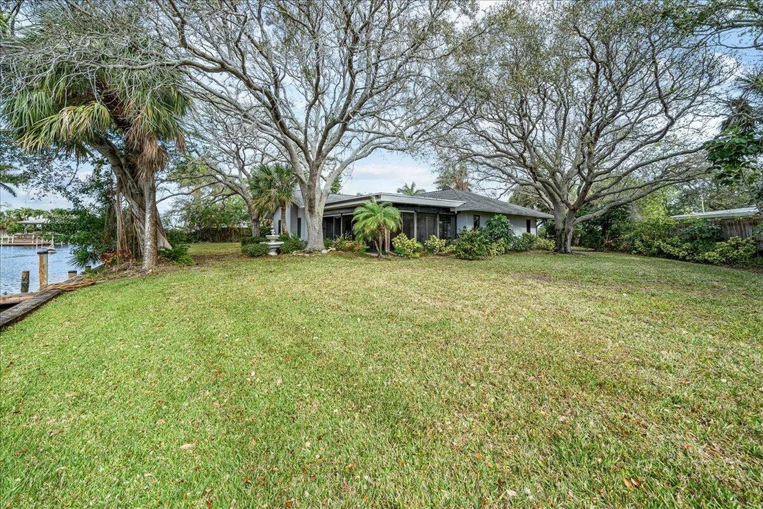 Photo of 1748 Bay Shore Drive