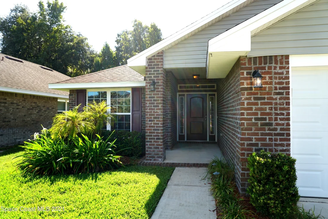 Photo of 722 Coral Trace Boulevard