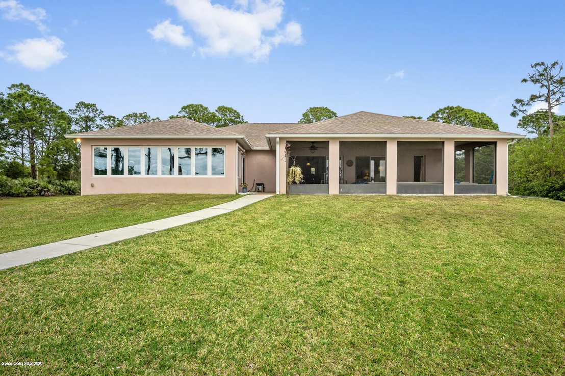 Photo of 1301 Grant Road