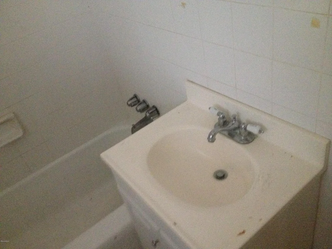 Photo of 1115 Westview Drive