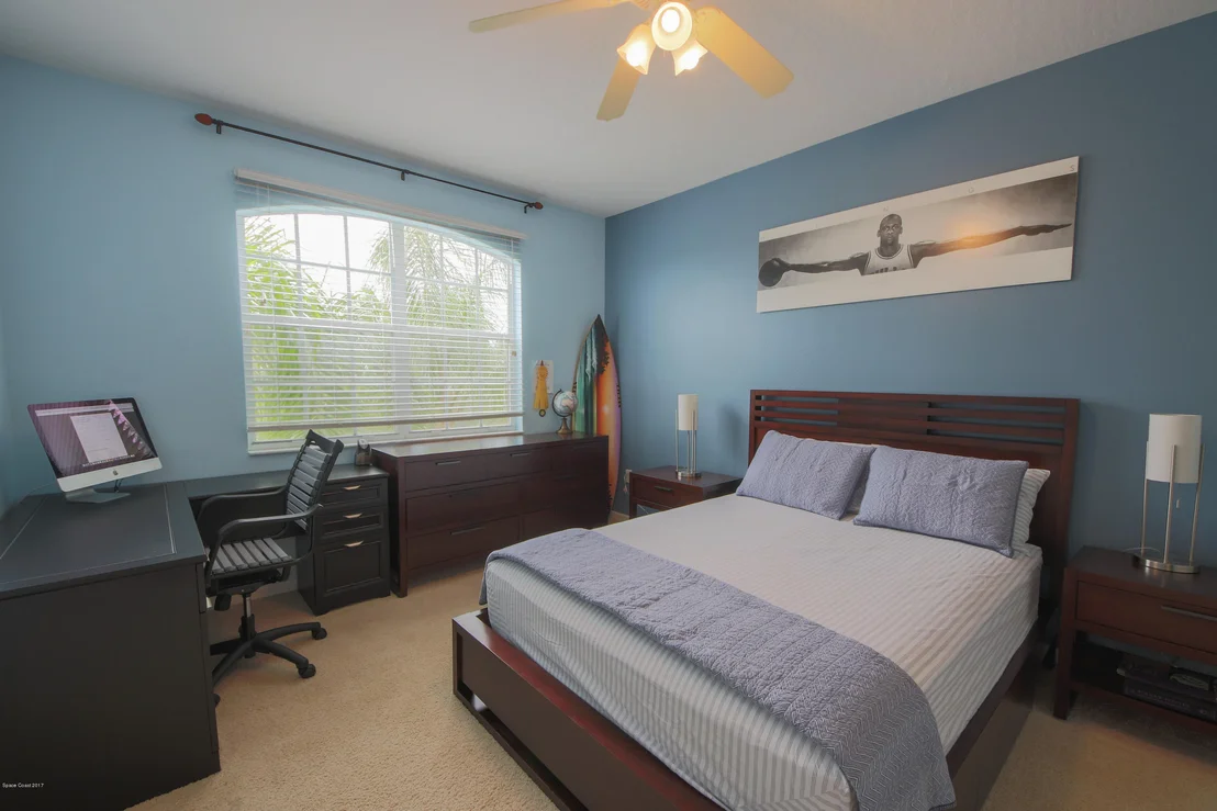 Photo of 885 Chatsworth Drive