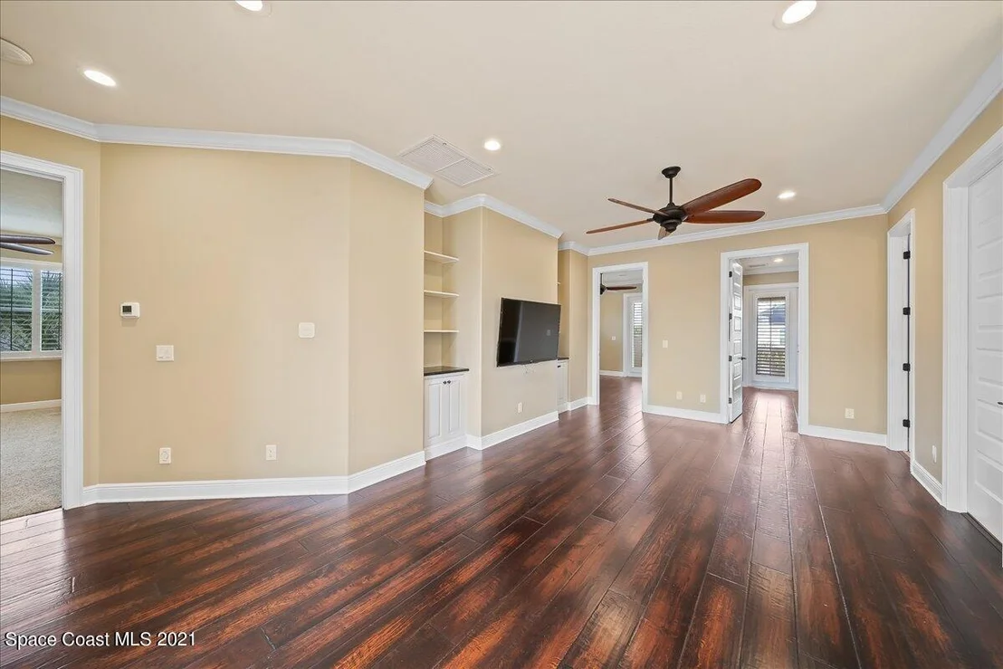 Photo of 300 2nd Avenue