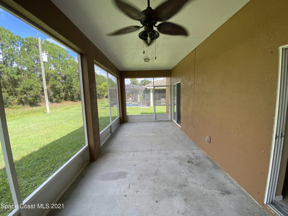 Photo of 300 Cavern Ave Avenue SE