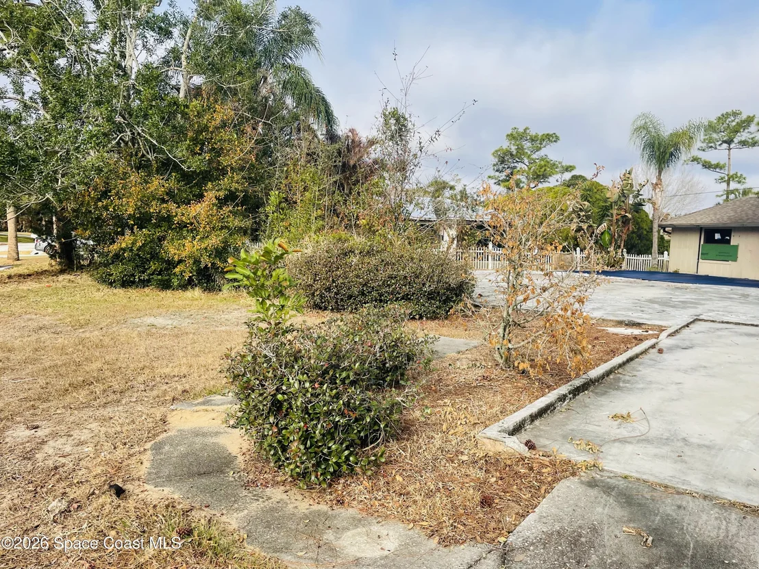 Photo of 702 Lake Drive
