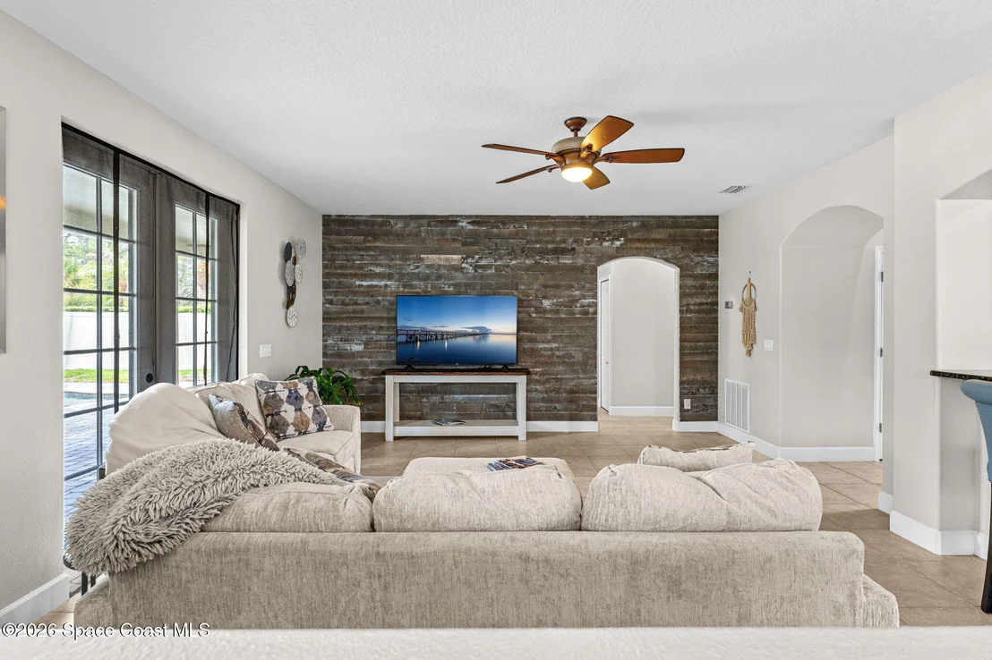 Photo of 1390 Talon Way