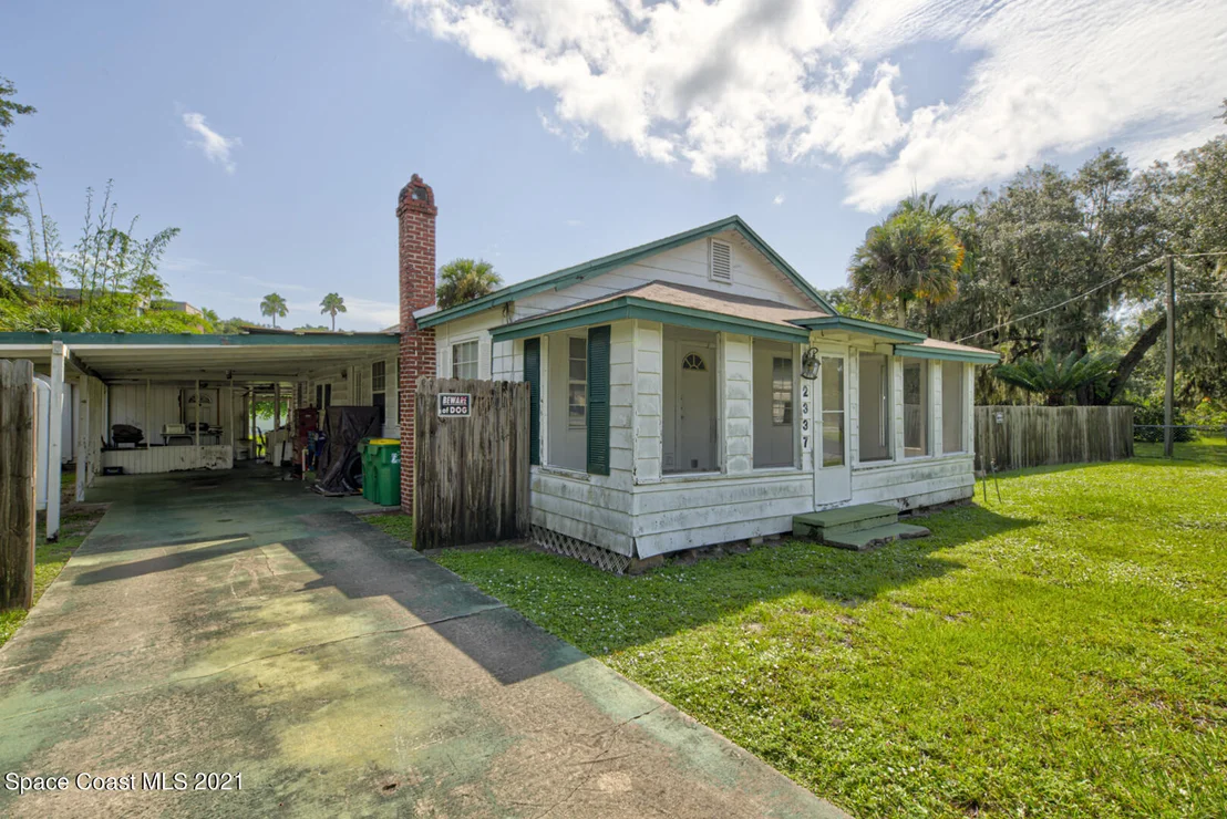 Photo of 2337 Broadway Avenue