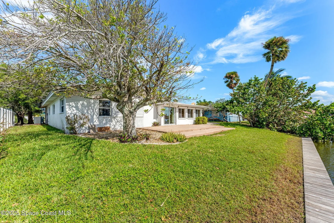Photo of 272 Bahama Boulevard
