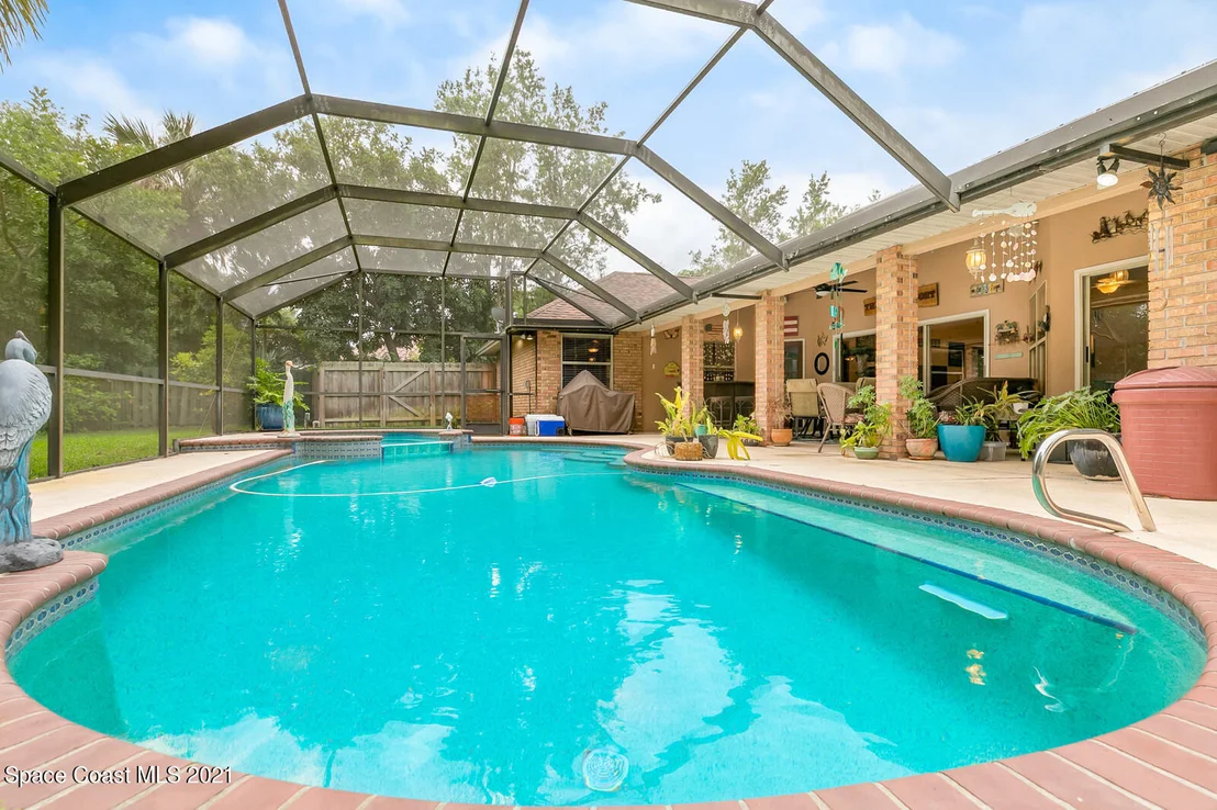 Photo of 654 Hummingbird Drive