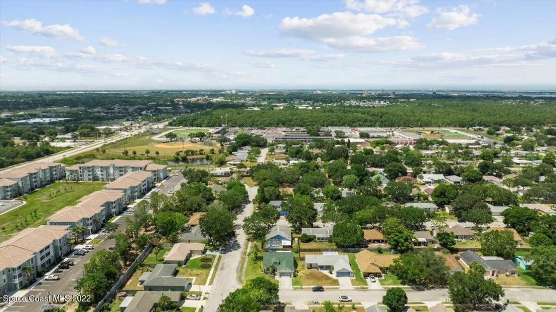 Photo of 100 Oak Lake Road